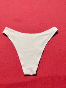 Textured Bikini Bottom | Size US 6 / EUR 38