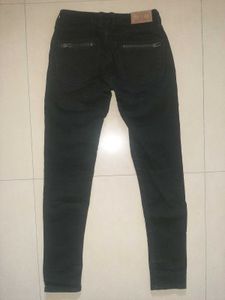 🖤 MANGO Classic Black Stretch Denim — Women