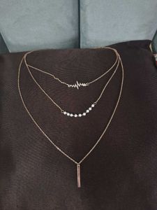 ❗️PRICE DROP❗️✨️Triple Layered Necklace✨️