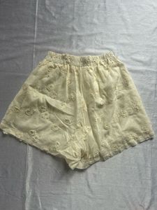 Cream Lace Floral Shorts