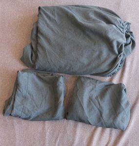 Black Queen Size Bedsheet Set