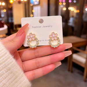 Charming Flower Design Earrings