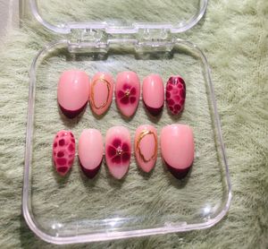 glossy fench with Crome nails