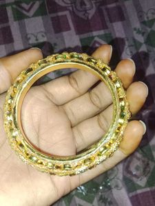 Exquisite Set of 4 Embellished Bangles