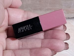 Lipstick Nykaa helena