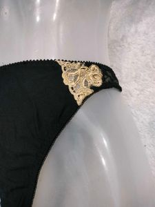 Chic Black Lace Trim Thong Panty 🖤