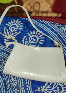 Chic White Croc Embossed Shoulder Bag