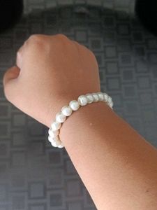 Classic Pearl Beaded Bracelet