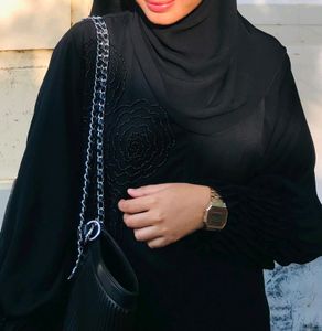 A Pretty Black Abaya