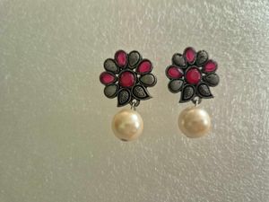 Customized Elegant Pearl Drop Earrings - Unused