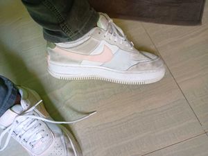 Sneakers / Shoes