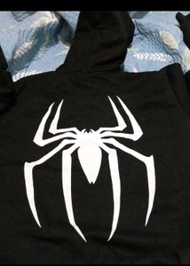 set of 2 Spider Hoodie black and white