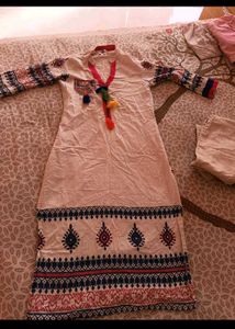 I Am Selling Kurta Set