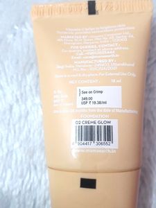 Mamaearth Glow Serum Foundation Mini Tube with Vit