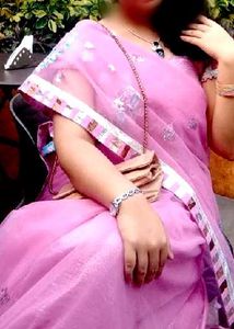 Elegant Pink Saree with Delicate Details