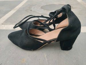 Chic Black Lace-Up Heels