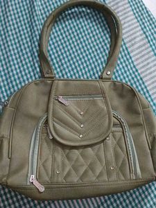 New Hand bag at very low price