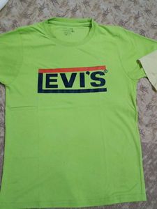 Levis tshirt+yellow tshirt combo