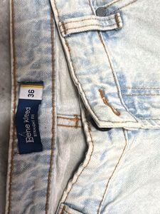 Light Wash Ripped Jeans