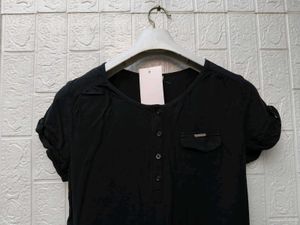 New with tag Chic Black Button-Up Short-Sleeve Top