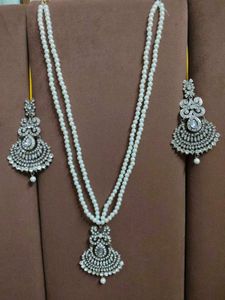 Long necklace with earrings