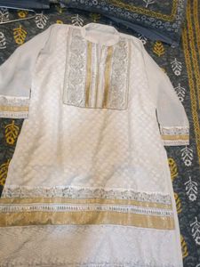 Elegant White Embroidered Kurta