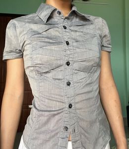 Stylish Grey Short Sleeve Button-Up Top