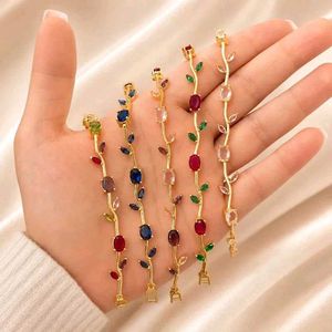 Elegant Floral Gemstone Br,acelet