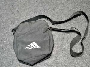 🎒 AUTHENTIC ADIDAS PRIMEGREEN CROSSBODY SIDE BAG