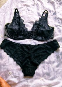 Elegant Black Lace Bra with brief 👍