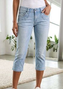 Light Wash Cropped Denim Jeans