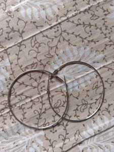Stylish Silver Hoop Earrings | Women’s Fashion Ear