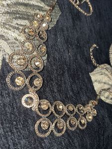 Chic Rhinestone Statement Necklace