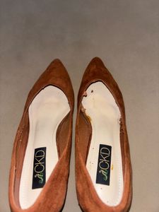 Chic Brown Suede Pointed-Toe Flats