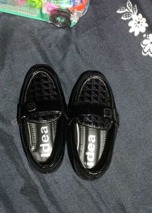 Stylish Black Loafers ( Showroom Piece)