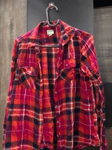 Red Plaid Button-Up Shirt💗