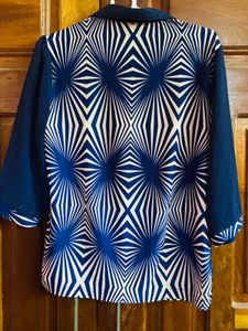 Stylish Blue Geometric Print Button-Up Top