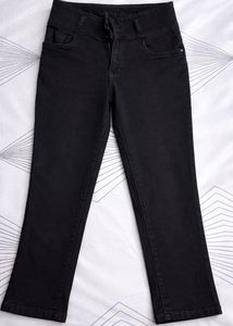 Black Denim Capri Jeans