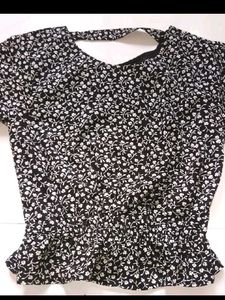 Chic Floral Print Crop Top