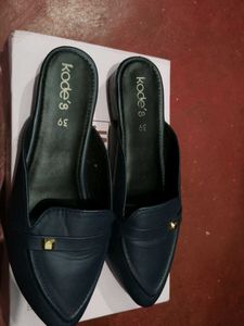 Chic Navy Blue Pointed Toe Mules