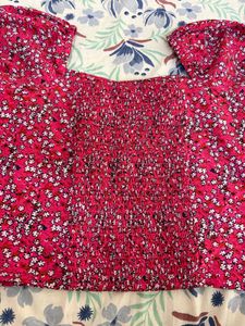 Charming Floral Print Puff Sleeve Top