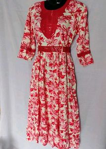 Beautiful Floral Print Gown With Belt ❤️