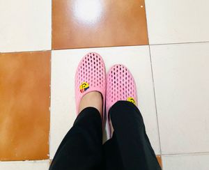 Cute Pink Smiley Face Slip-On Sandals