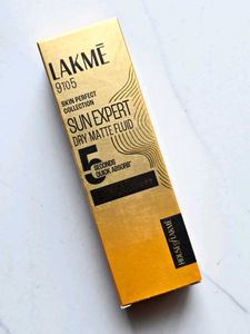 Lakme Sun Expert Dry Matte Fluid SPF 50