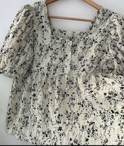 Floral Square Neck Puff Sleeve Top