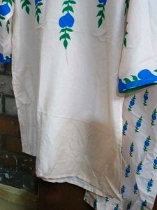 Women's White Kurta Set with Blue Print
