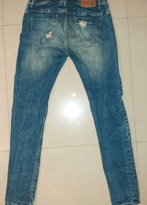 💎 ORIGNAL ZARA - Distressed Slim-Fit Jeans