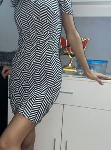 Unique Black &amp; White Geometric Print Mini Dress