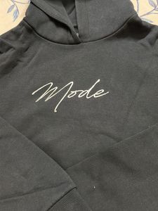 Stylish Black "Mode" Hoodie