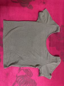 Ribbed Cropped Tee